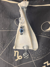 Load image into Gallery viewer, Scapula sheep bone wall hanging