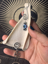 Load image into Gallery viewer, Scapula sheep bone wall hanging