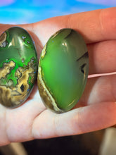 Load image into Gallery viewer, Volcano agate palmstone medium size