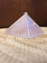 Load image into Gallery viewer, Aura rose quartz pyramid