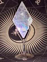 Load image into Gallery viewer, Aura Selenite