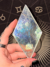 Load image into Gallery viewer, Aura Selenite