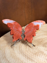Load image into Gallery viewer, Dark pink petal agate butterfly
