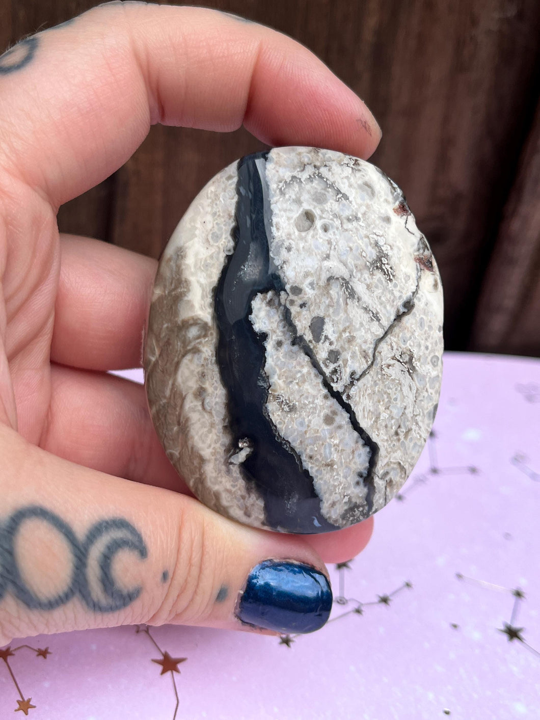 UV reactive volcano agate palmstone carving