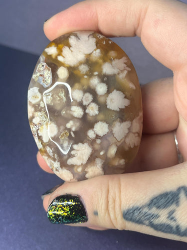 High quality flower agate palmstone carving