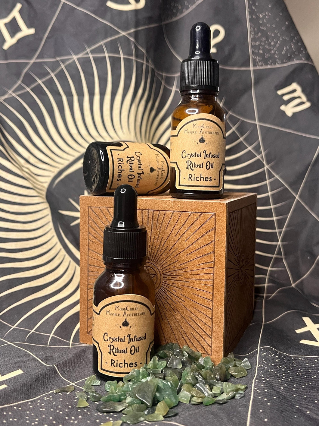 Crystal infused witchcraft ritual oil - Riches and Manifesting Green Aventurine - MoonChild Magick Apothecary