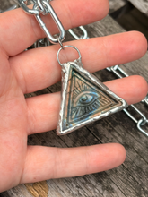 Load image into Gallery viewer, Labradorite all seeing eye pendant with stainless steel chunky chain
